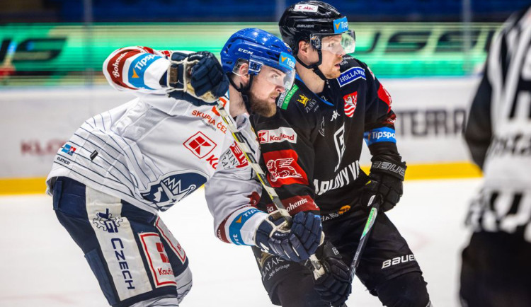 Hokejisté Karlových Varů prohráli v Kladně 4:5, v předkole vyzvou Olomouc