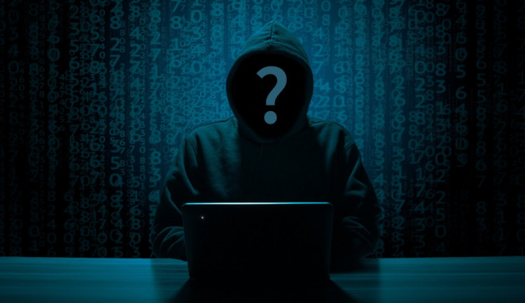Sedmnáctiletý hacker naboural 3500 zákaznických účtů jednoho řetězce drogerií