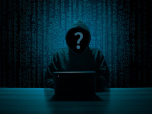Sedmnáctiletý hacker naboural 3500 zákaznických účtů jednoho řetězce drogerií