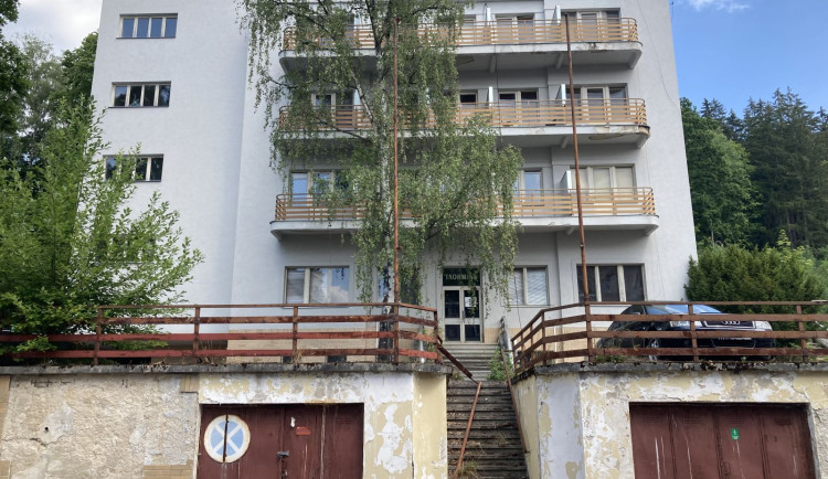 Mariánské Lázně nabídnou k prodeji chátrající vilu Taormina