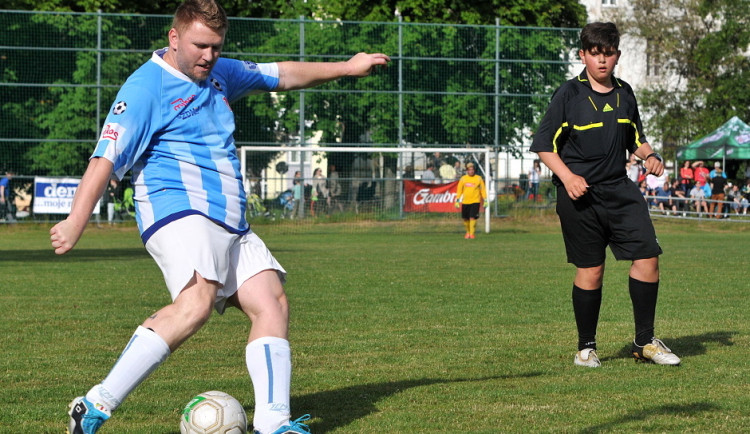 Fotbalisté v Aši získají důstojnější zázemí. Stadion se dočká sprch, které splňují nároky hygieny