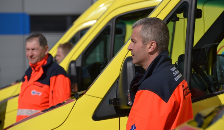 V brněnské nemocnici řádil opilý pacient. Křičel a chtěl útočit