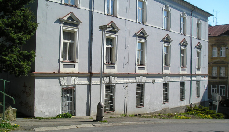 Objekt se nachází v blízkosti centra města s velmi dobrou dostupností občanské vybavenosti.