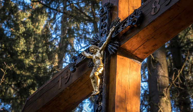 Dnes o Velkém pátku si křesťané připomínají ukřižování Krista