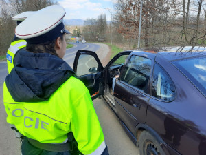 Velikonoční akce policie v Karlovarském kraji: několik řidičů pod vlivem drog nebo alkoholu
