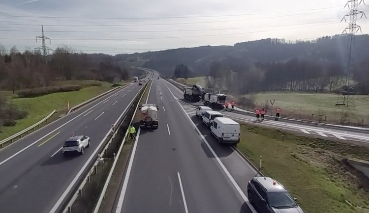 ŘSD zahájila stavební práce na D6 u Karlových Varů, řidiče čeká omezení