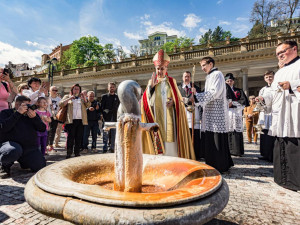 Karlovy Vary zahájí novou lázeňskou sezónou jarmarkem, koncerty i průvodem Karla IV. s družinou