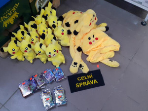 Celníci zadrželi na tržnici u Chebu zboží v hodnotě téměř čtyři miliony korun