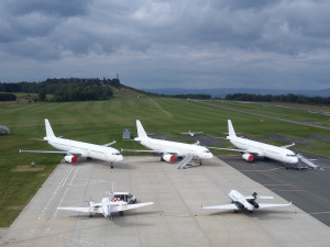 Karlovarské letiště by se mohlo dočkat rozšíření vzletové dráhy v roce 2025