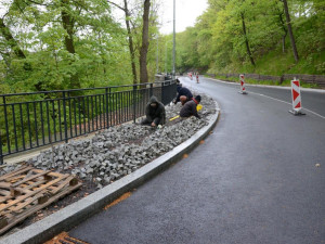 Karlovarští řidiči mají důvod k radosti. Město po necelém roce opravilo Bezručovu ulici