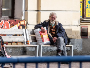 Lidé bez domova dluží za pokuty v Sokolově přes milion, vymahatelnost je nulová