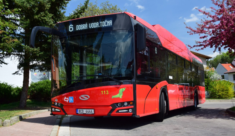 S novými autobusy na CNG přibudou v Karlovarském kraji i čerpací stanice