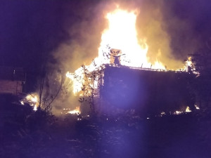 Požár v Salajně na Chebsku má jednu oběť, další člověk se zranil