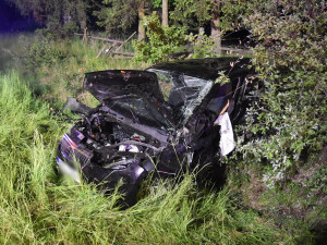 Tragická noc. V Karlovarském kraji zemřelo při dopravních nehodách pět lidí