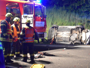 Tragická noc. V Karlovarském kraji zemřelo při dopravních nehodách pět lidí