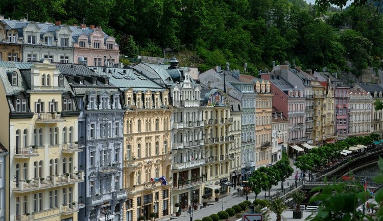 Karlovy Vary budou opravovat střechu bývalé hřbitovní správy