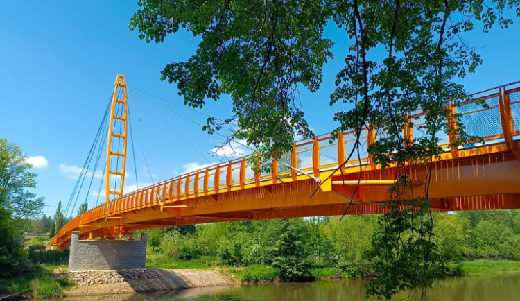 V Sokolově otevřeli novou Krejcarovou lávku pro pěší za 70 milionů korun