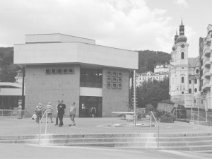 Krasavec před karlovarským Vřídlem bude vznikat postupně působením minerální vody