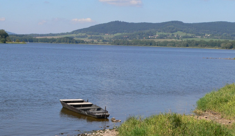 V Karlovarském kraji je voda v koupalištích až na výjimky dobrá