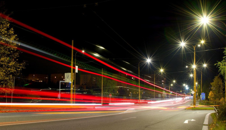 Města v Karlovarském kraji přecházejí na LED lampy, šetří i lepší údržbou