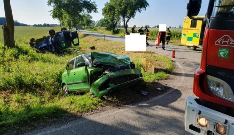 Po včerejší vážné dopravní nehodě na Táborsku zůstalo pět zraněných, z toho dvě děti