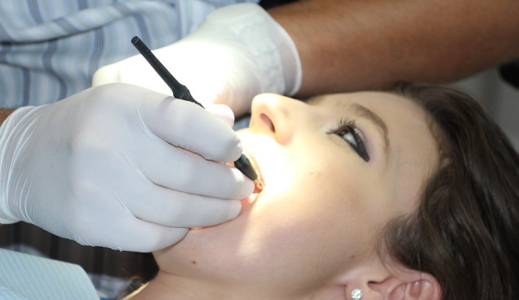Karlovarské hejtmanství neuspělo u stomatologů. Zubní pohotovost pojede pouze o víkendu
