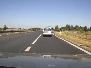 VIDEO: Opilý řidič překročil rychlost o více než 50 kilometrů za hodinu