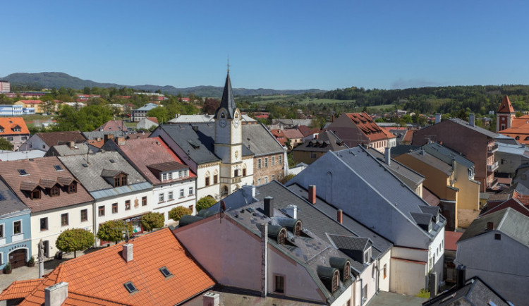 Místo stávající hasičské zbrojnice chce Ostrov postavit bytový dům