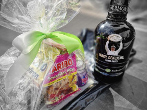 Wimbledonskou vítězku Vondroušovou přivítaly v rodném Sokolově stovky lidí