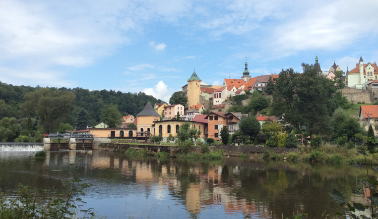 Kasteláni a správci karlovarských památek mají dobrou sezonu. Jezdí hodně cizinců, chválí si