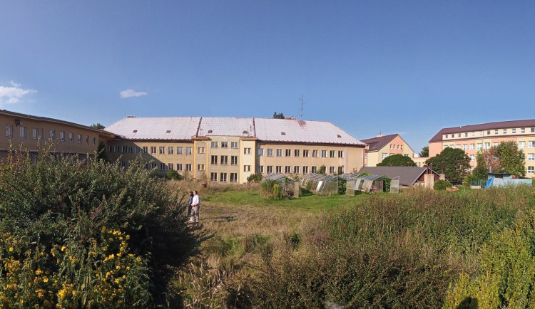 Kraj se chce zbavit bývalého dětského domova v Toužimi. Objekt nabízí k prodeji