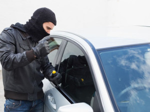 Policisté našli auto odcizené v sousedním Německu. Mělo značky ukradené z automobilu v Sokolově
