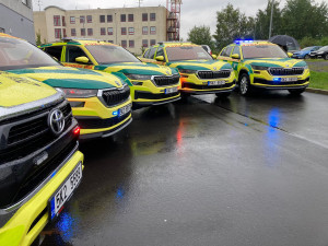 Karlovarští záchranáři dostanou 19 nových vozů. Nákup vyjde na 44 milionů korun