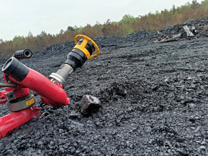 Požár u Sokolova patřil v kraji k největším,hasiči spotřebovali vody jako za rok