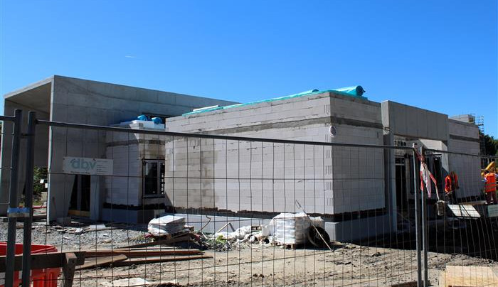 Aš nedočkavě čeká na nové nádraží. Stará budova šla k zemi