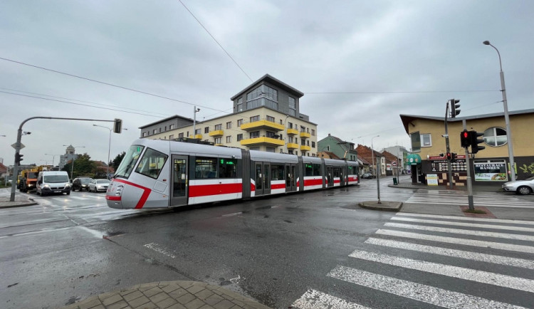 Do Brna se valí obří dopravní potíže. Dělníci rozkopou Gajdošovu ulici, aby nepraskalo potrubí