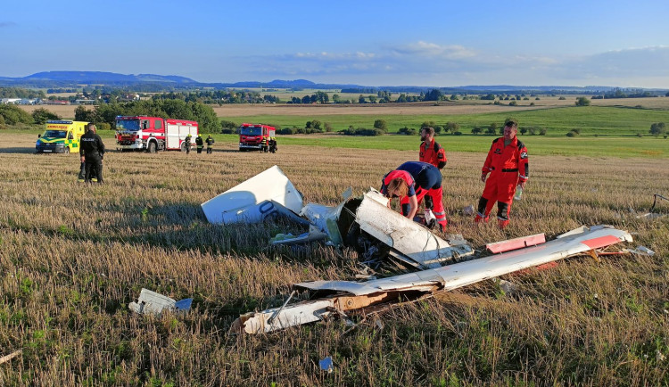 Pilot nepřežil pád větroně na Karlovarsku, tento týden je to už čtvrtá oběť letecké nehody