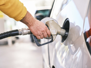 Ceny paliv ve Karlovarském kraji dál rostou, litr nafty stojí 38,74 korun
