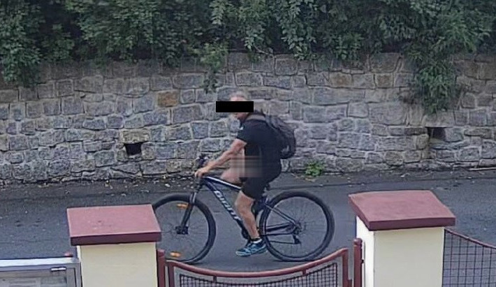 Masturbujícího cyklistu, který obtěžoval ženy v ulicích lázeňského města, dopadli policisté po osmi dnech v Plzni