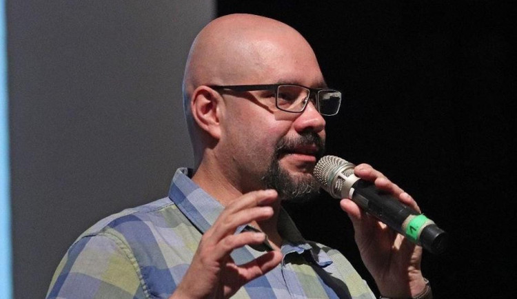 GLOSA: Chcete-li respekt, dejte lidem perspektivu