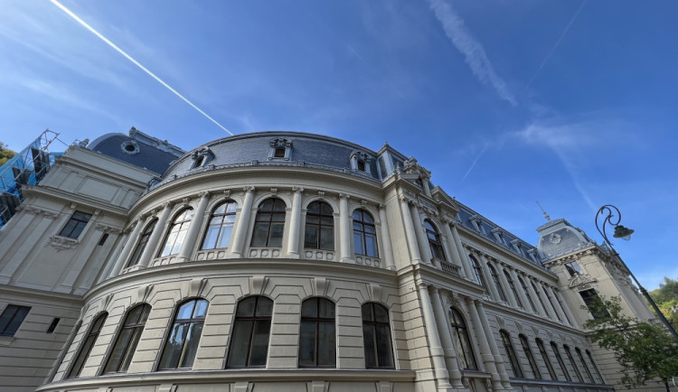 size4-16706924933725-239-cisarske-lazne-maji-novou-fasadu-opravy-probihaly-temer-dva-roky