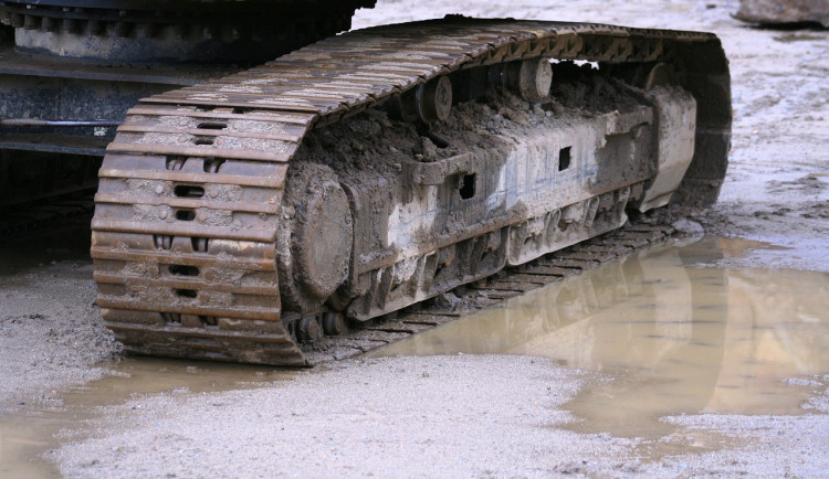 Mezi Kalištěmi a Zalinami začala tento týden výstavba stezky. Hotovo má být do půl roku