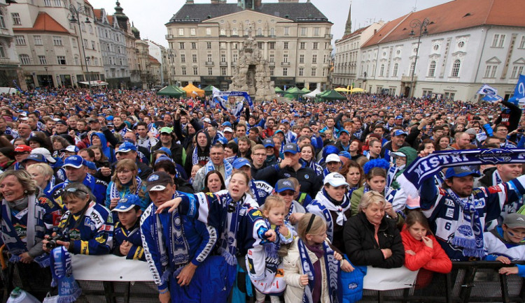 Fanoušci Komety si uřízli ostudu. Po zápase napadli příznivce Olomouce