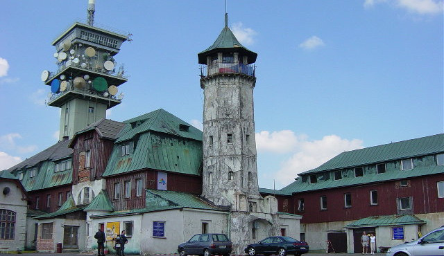 O pronájem chátrajícího hotelu Klínovec na Božím Daru má zájem Sokolovská uhelná