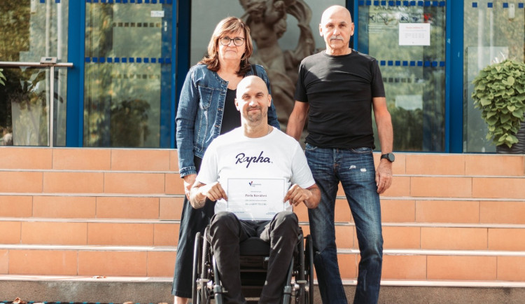 Díky krajské sbírce si bude moci hendikepovaný sportovec pořídit speciální handbike