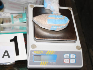 VIDEO: Sourozenci založili rodinný podnik s prodejem heroinu a pervitinu, drogy poslali i známému do vězení