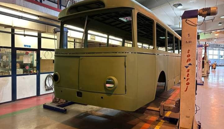 V Brně zachraňují retro trolejbus. Historický vůz málem skončil ve šrotu na Ukrajině