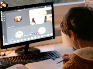 Školy v Karlovarském kraji dostanou na zlepšení internetového připojení 280 milionů korun