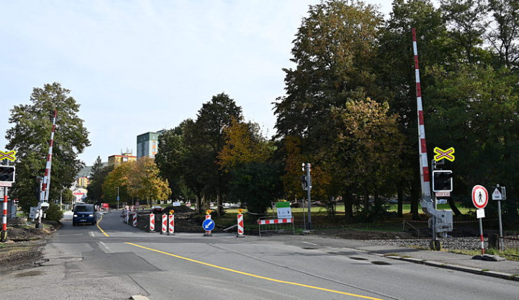 Karlovy Vary překvapily. Rekonstrukci frekvetované křižovatky stihnou včas