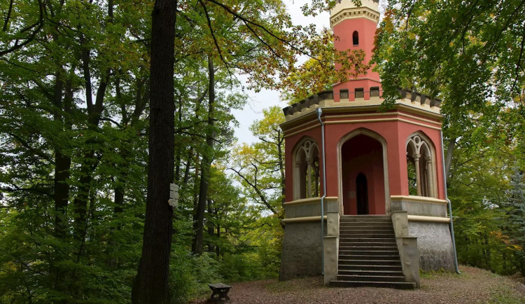 Vyhlídka Karla IV. v K.Varech prošla opravou, dodavatel se našel napotřetí